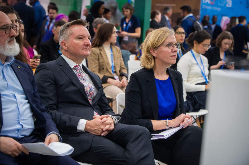 241118_cop_tag1_net_zero_industry_bmk_cajetan_perwein-14_54147913221_o