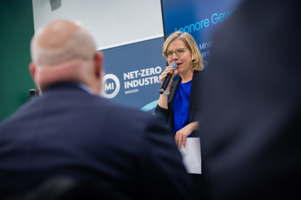 241118_cop_tag1_net_zero_industry_bmk_cajetan_perwein-20_54148204873_o
